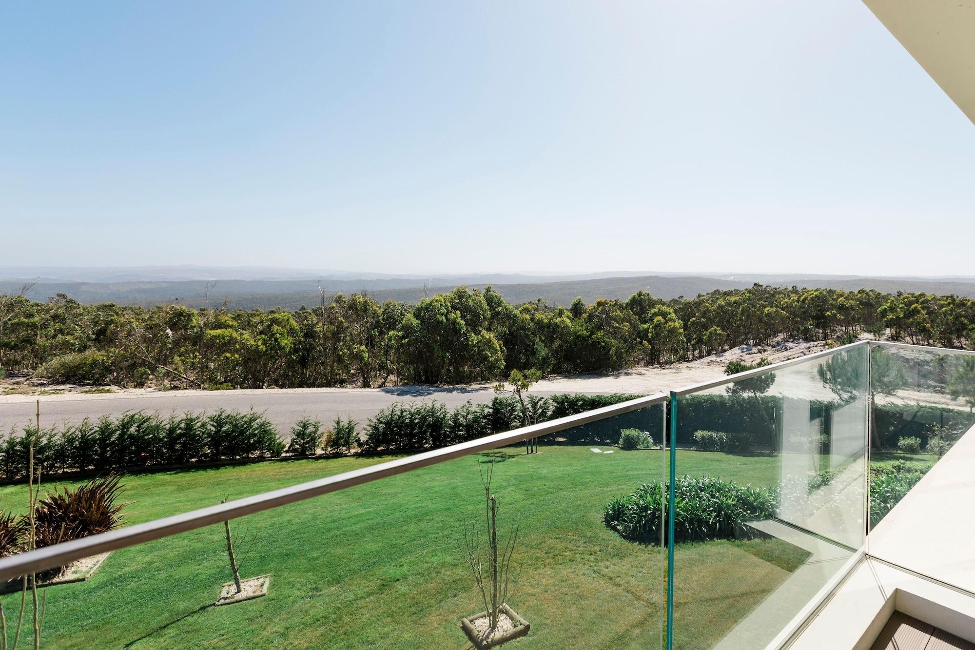 Evolutee Hotel Óbidos Exterior foto View from the balcony of a suite at the hotel
