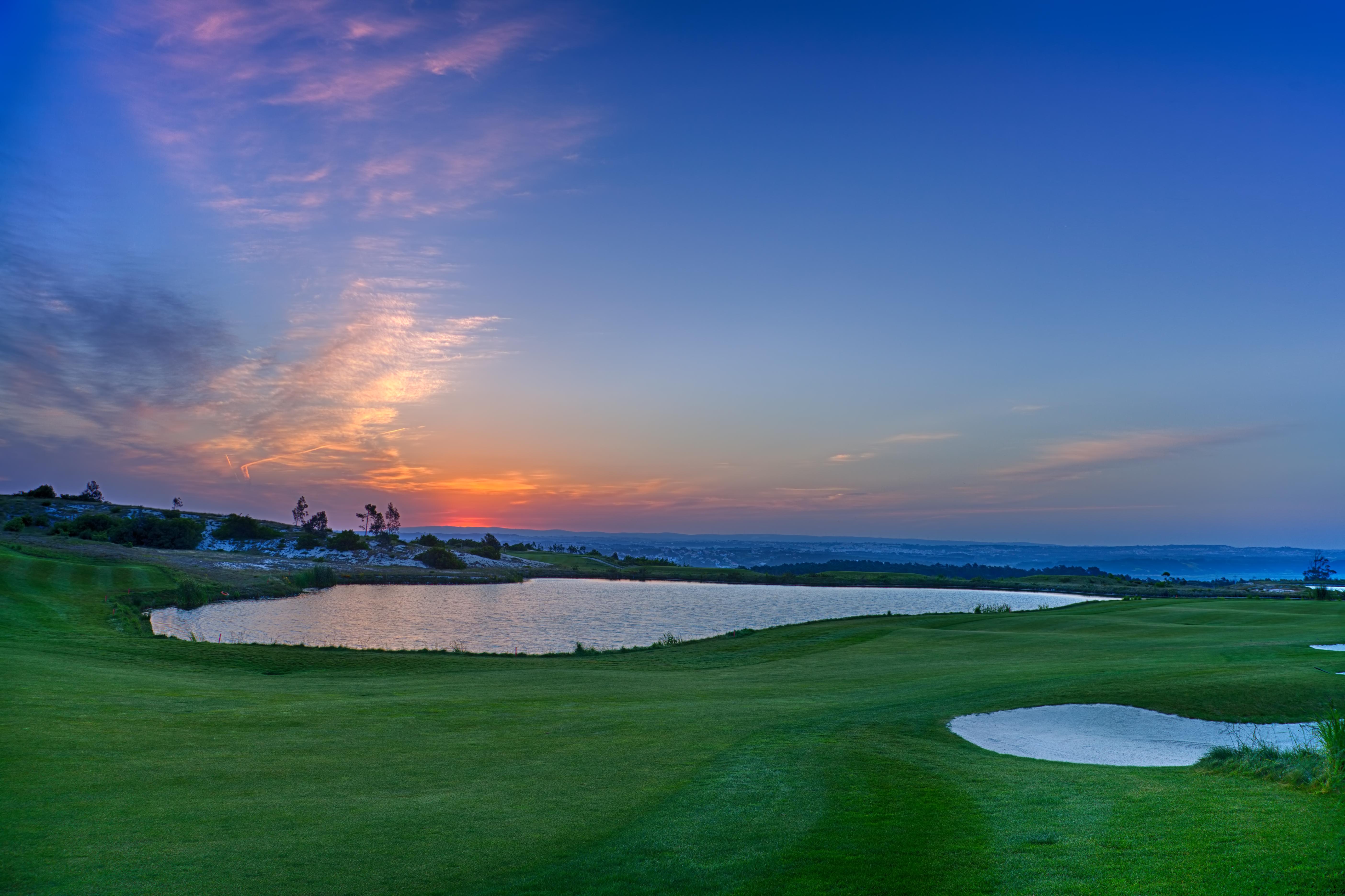 Evolutee Hotel Óbidos Exterior foto Sunset at the 18th hole