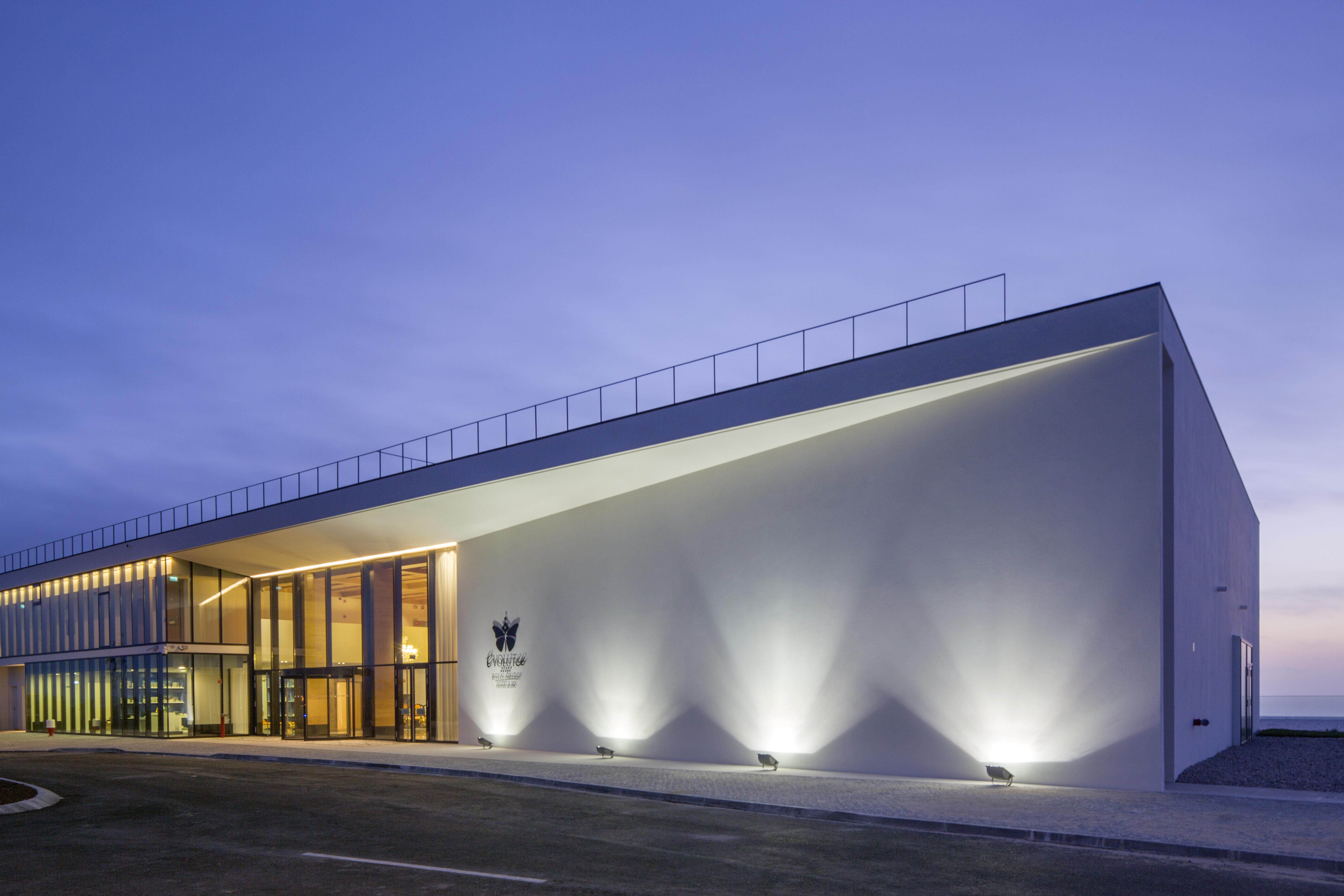 Evolutee Hotel Óbidos Exterior foto The new building of the University of Applied Sciences